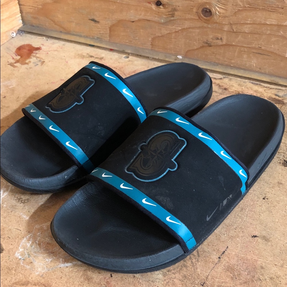 Nike Seattle Mariners Men’s Black Slides with Blue Trim and  Swoosh Sandals Sz 8